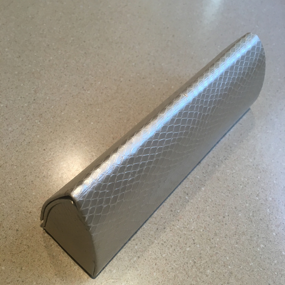 NEW Folding Readers/Eyeglasses Case - Picture 3 of 3
